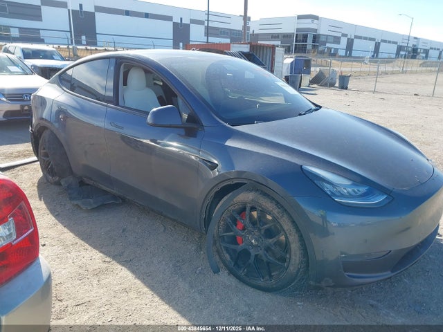 2021 TESLA MODEL Y 5YJYGDEF5MF072032 Photo 0