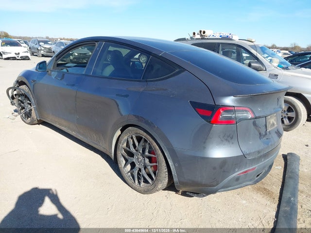 2021 TESLA MODEL Y 5YJYGDEF5MF072032 Photo 2