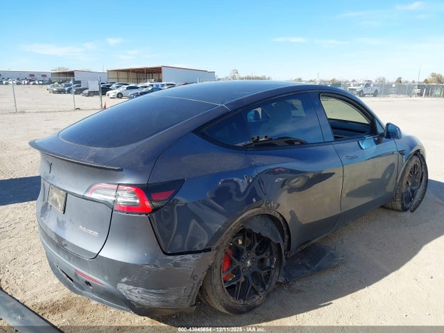 2021 TESLA MODEL Y 5YJYGDEF5MF072032 Photo 3