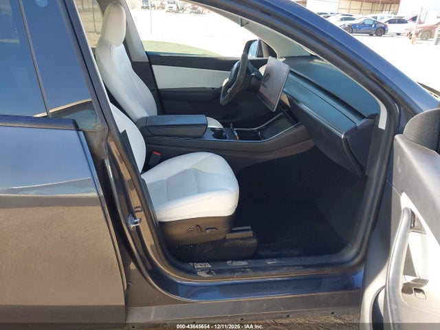 2021 TESLA MODEL Y 5YJYGDEF5MF072032 Photo 4