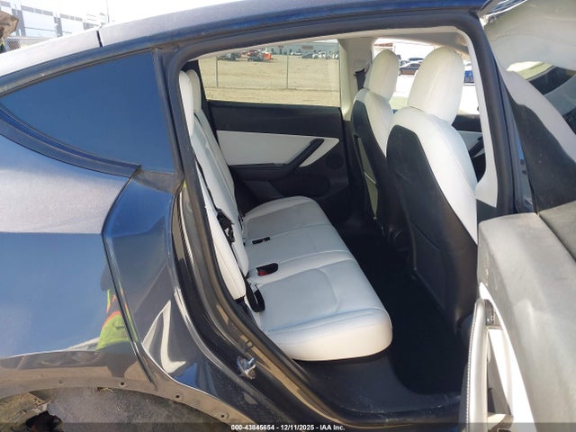 2021 TESLA MODEL Y 5YJYGDEF5MF072032 Photo 7