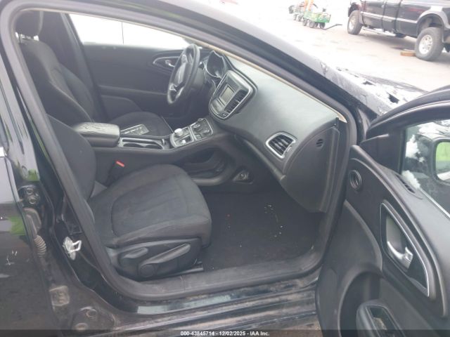 2016 CHRYSLER 200 1C3CCCAB7GN160478 Photo 4