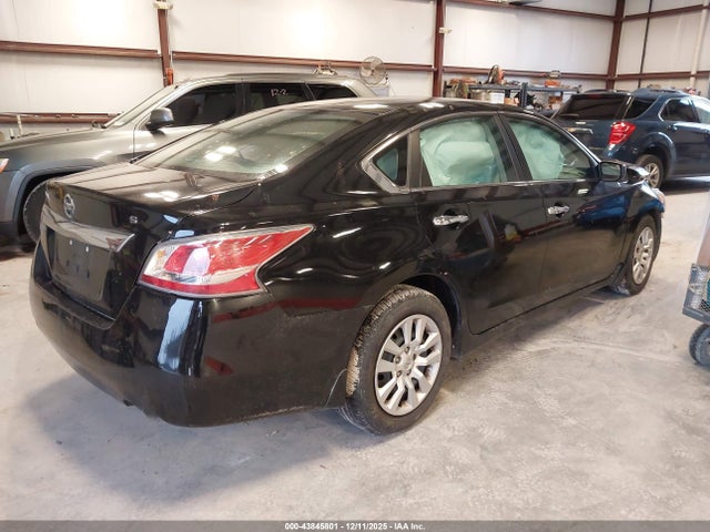 Продажа на аукционе авто 2015 Nissan Altima 2.5 S, vin: 1N4AL3AP8FC413922, номер лота: 43845801