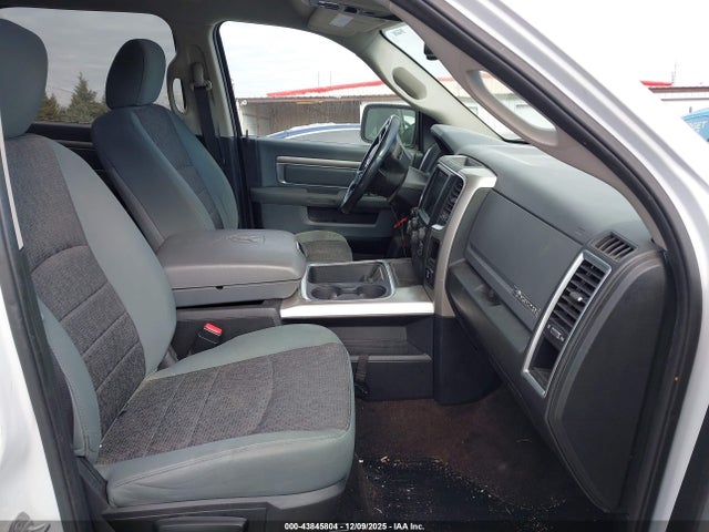 2016 RAM 1500 3C6RR7LT0GG181478 Photo 4