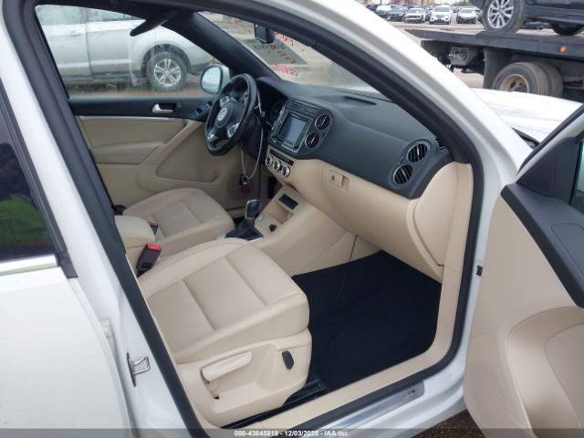 2016 VOLKSWAGEN TIGUAN WVGAV7AX6GW024171 Photo 4