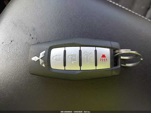 2022 MITSUBISHI OUTLANDER JA4J3UA81NZ068778 Photo 10