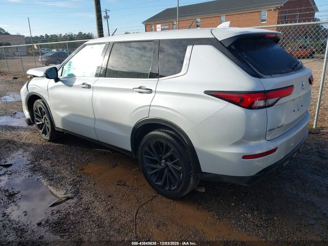 2022 MITSUBISHI OUTLANDER JA4J3UA81NZ068778 Photo 2