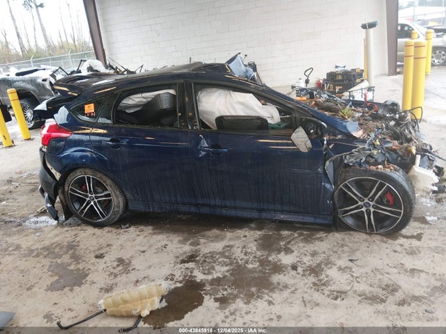 Ford FOCUS ST 2016 1FADP3L98GL210076 Image 13