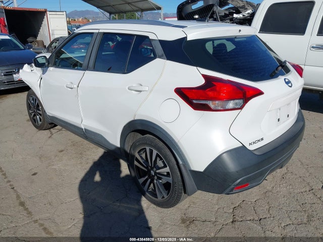 3N1CP5CU9JL521889 Nissan KICKS SV