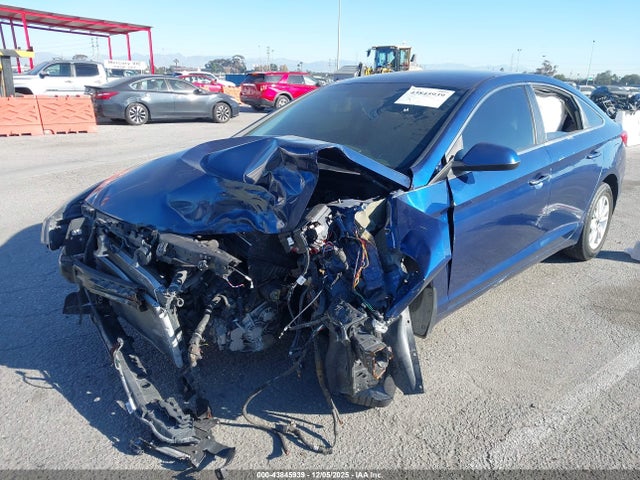 Hyundai SONATA ECO 2017 5NPE24AA4HH440431 Image 2
