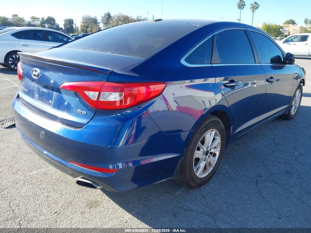 Hyundai SONATA ECO 2017 5NPE24AA4HH440431 Image 4