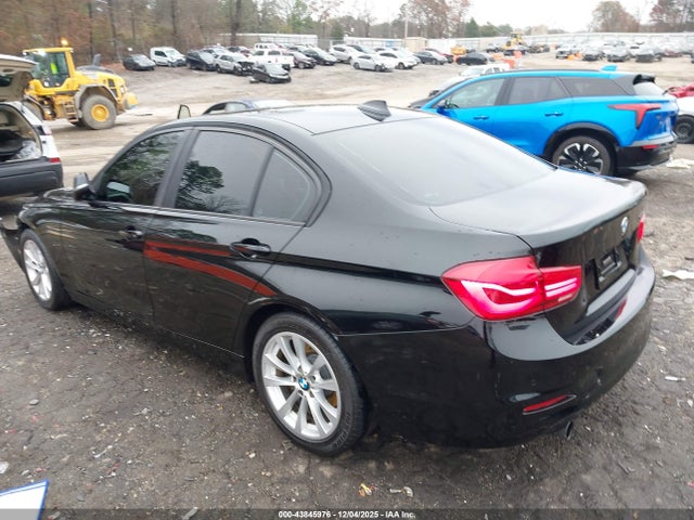 2017 Bmw 320i მანქანა იყიდება აუქციონზე, vin: WBA8E1G36HNU15796, აუქციონის ნომერი: 43845976