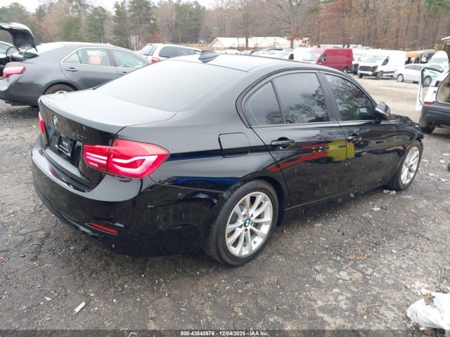 2017 Bmw 320i მანქანა იყიდება აუქციონზე, vin: WBA8E1G36HNU15796, აუქციონის ნომერი: 43845976