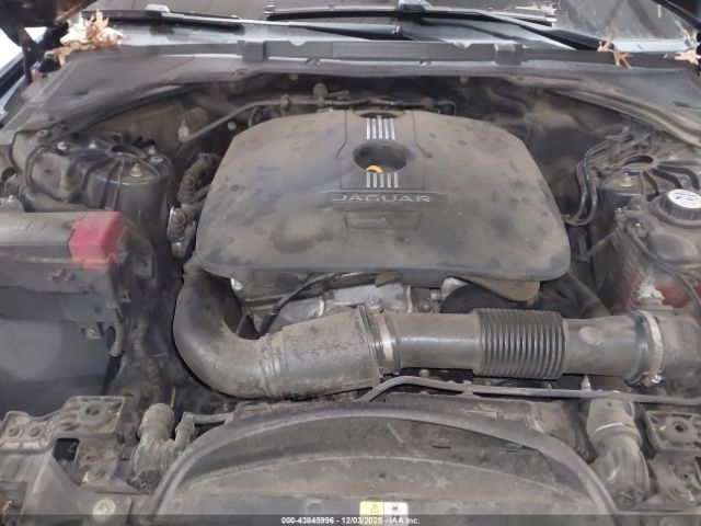 2017 JAGUAR XE SAJAR4BG5HA973846 Photo 9