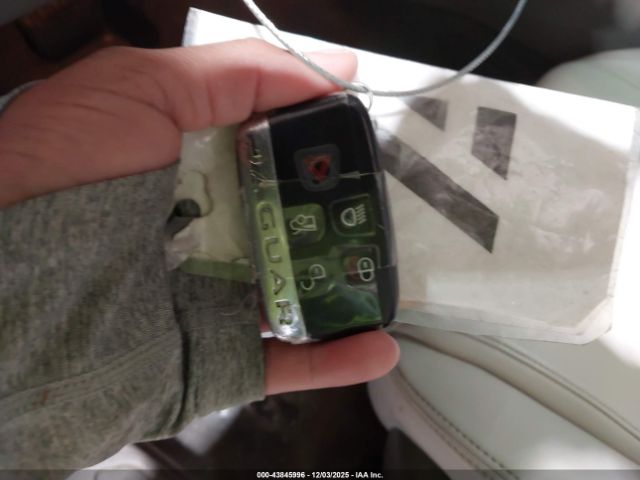 2017 JAGUAR XE SAJAR4BG5HA973846 Photo 10