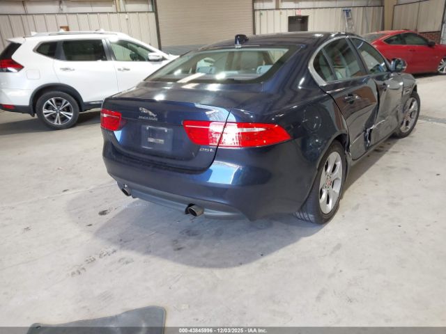 2017 JAGUAR XE SAJAR4BG5HA973846 Photo 3