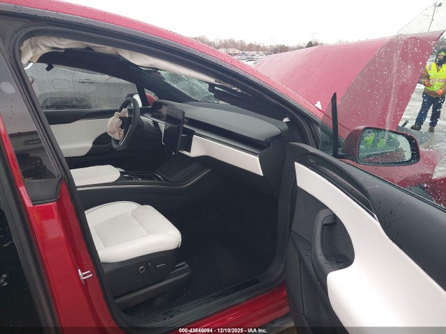 2024 TESLA MODEL X 7SAXCBE66RF456066 Photo 4
