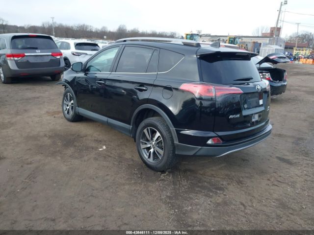 2018 TOYOTA RAV4 2T3RFREV2JW717530 Photo 2