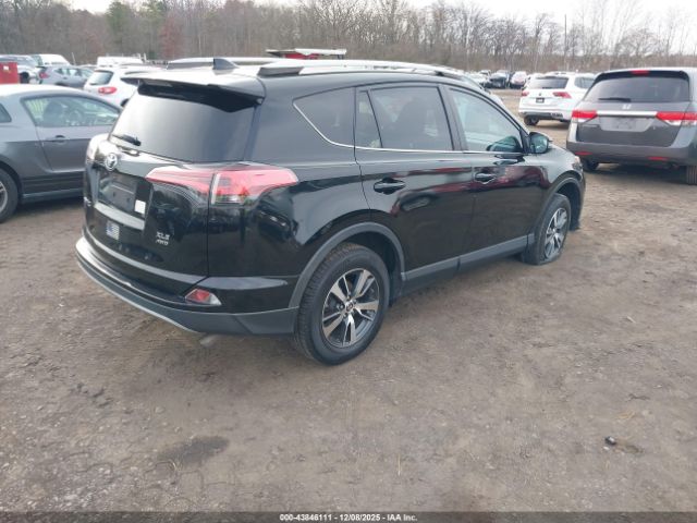 2018 TOYOTA RAV4 2T3RFREV2JW717530 Photo 3