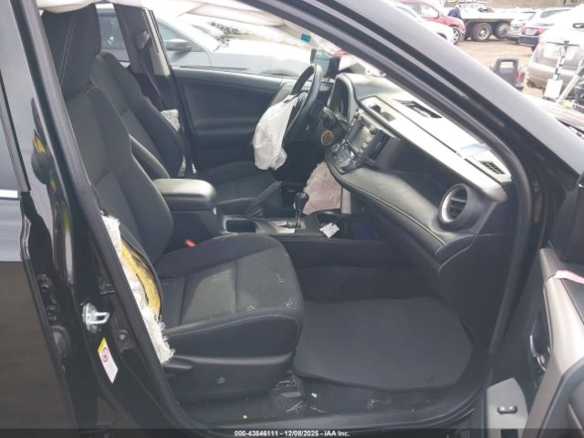 2018 TOYOTA RAV4 2T3RFREV2JW717530 Photo 4