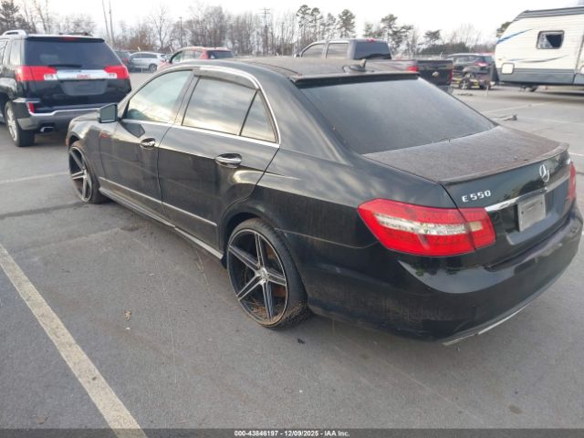 2011 MERCEDES-BENZ E 550 WDDHF9AB9BA347948 Photo 2