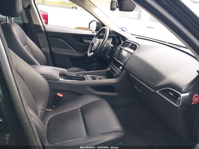 2018 JAGUAR F-PACE SADCJ2GX8JA235139 Photo 4
