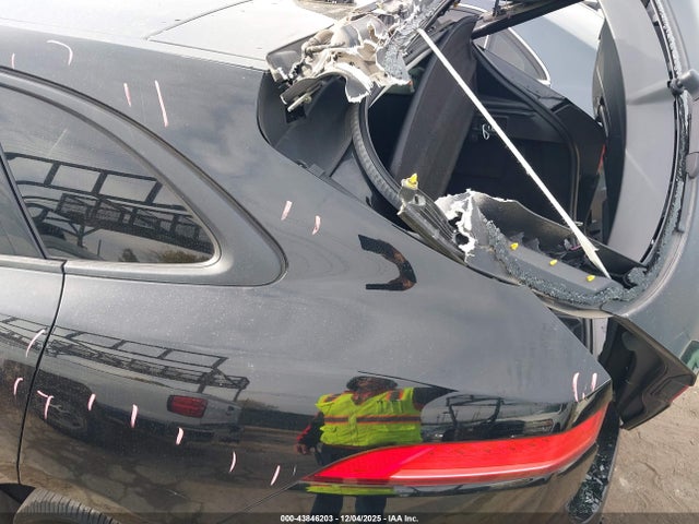 2018 JAGUAR F-PACE SADCJ2GX8JA235139 Photo 5