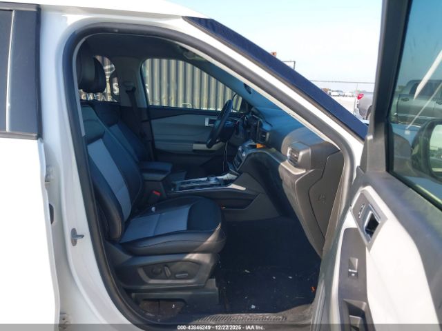2023 FORD EXPLORER 1FMSK7DH3PGB43839 Photo 4