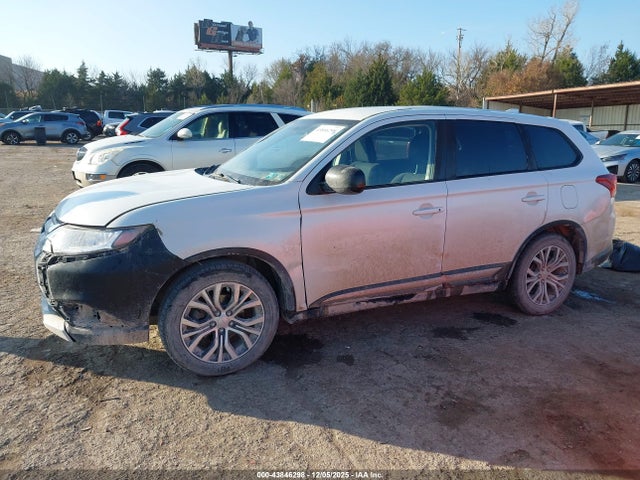 Продаж на аукціоні авто 2018 Mitsubishi Outlander Es, vin: JA4AD2A39JZ008862, номер лоту: 43846298