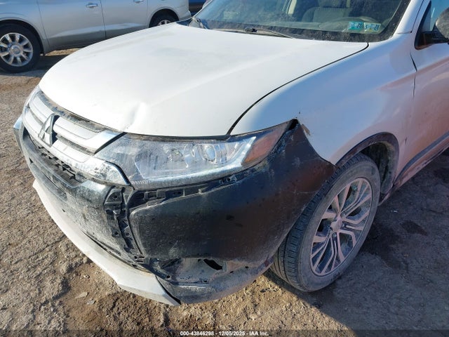 Продаж на аукціоні авто 2018 Mitsubishi Outlander Es, vin: JA4AD2A39JZ008862, номер лоту: 43846298