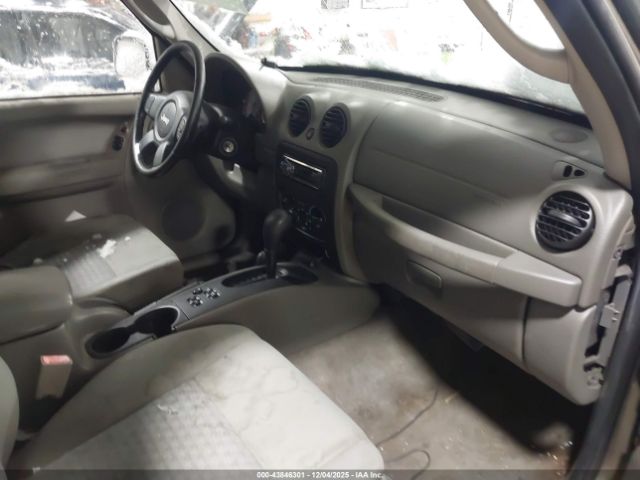 2005 JEEP LIBERTY 1J4GL48K05W621126 Photo 4