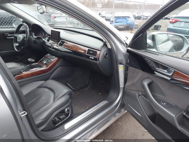 2012 AUDI A8 L WAURVAFD6CN015504 Photo 4