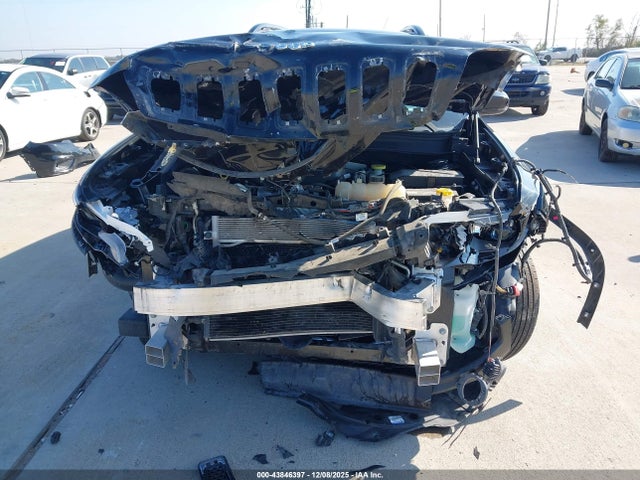 1C4PJMMN1ND545889 Jeep Cherokee Latitude Lux 4x4