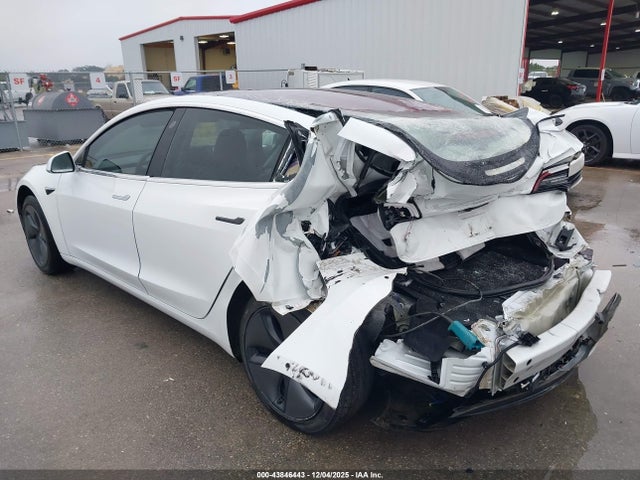 Продаж на аукціоні авто 2018 Tesla Model 3 Long Range/mid Range, vin: 5YJ3E1EA8JF032669, номер лоту: 43846443
