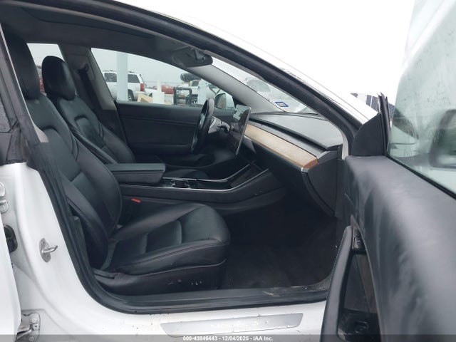 Продаж на аукціоні авто 2018 Tesla Model 3 Long Range/mid Range, vin: 5YJ3E1EA8JF032669, номер лоту: 43846443