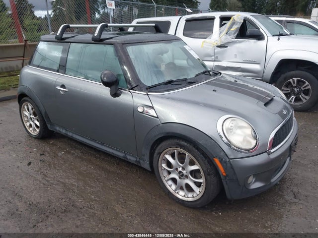 2008 MINI COOPER S WMWMF73538TT87523 Photo 0