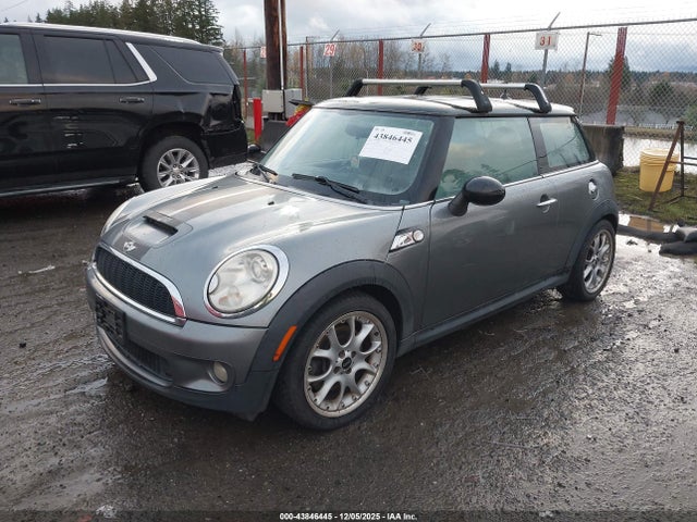 2008 MINI COOPER S WMWMF73538TT87523 Photo 1