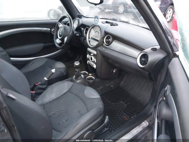 2008 MINI COOPER S WMWMF73538TT87523 Photo 4
