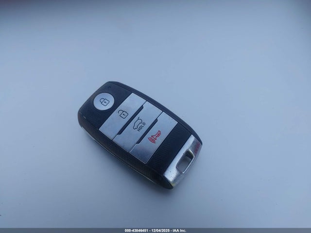 5XYPK4A53HG230339 KIA Sorento 3.3l Sx