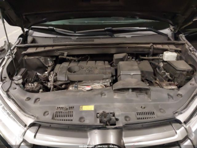 2017 TOYOTA HIGHLANDER 5TDZARFH6HS027475 Photo 9