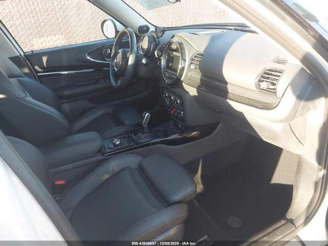 2020 MINI CLUBMAN WMWLV7C09L2M25581 Photo 4