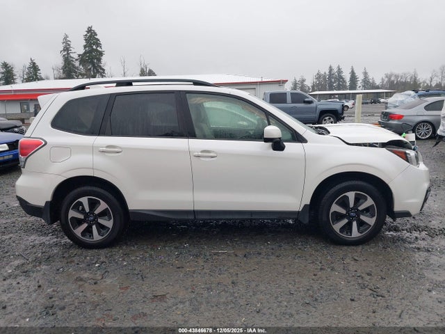 Subaru Forester 2.5i Premium 2017 JF2SJAGC7HH435589 Image 13