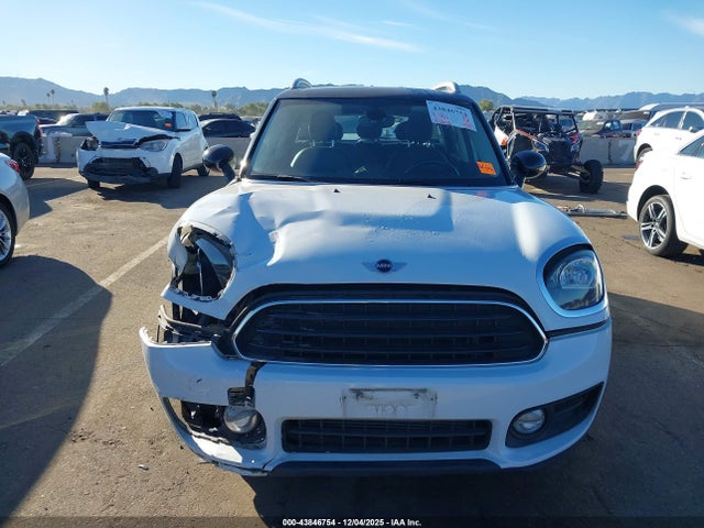 Mini Countryman Cooper 2018 WMZYS7C32J3E07865 Image 12