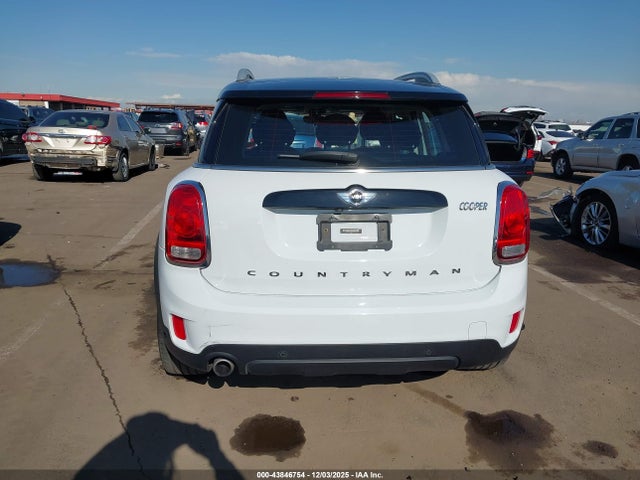 Mini Countryman Cooper 2018 WMZYS7C32J3E07865 Image 16