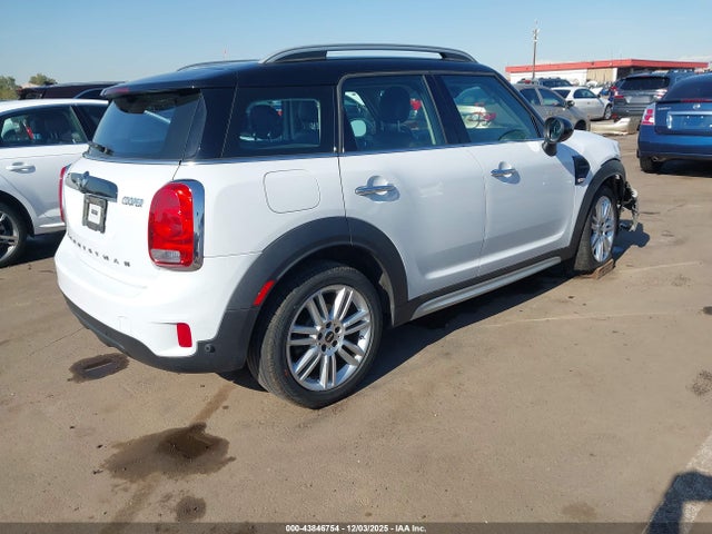 Mini Countryman Cooper 2018 WMZYS7C32J3E07865 Image 4