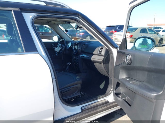 Mini Countryman Cooper 2018 WMZYS7C32J3E07865 Image 5