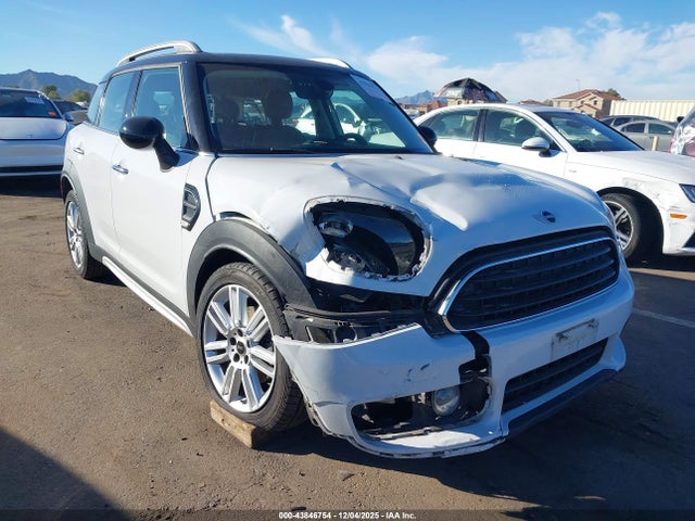 Mini Countryman Cooper 2018 WMZYS7C32J3E07865 Image 6