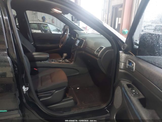 2018 JEEP GRAND CHEROKEE 1C4RJFAGXJC477053 Photo 4