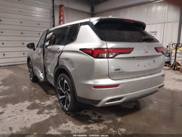 2022 MITSUBISHI OUTLANDER JA4J4UA8XNZ028888 Photo 2