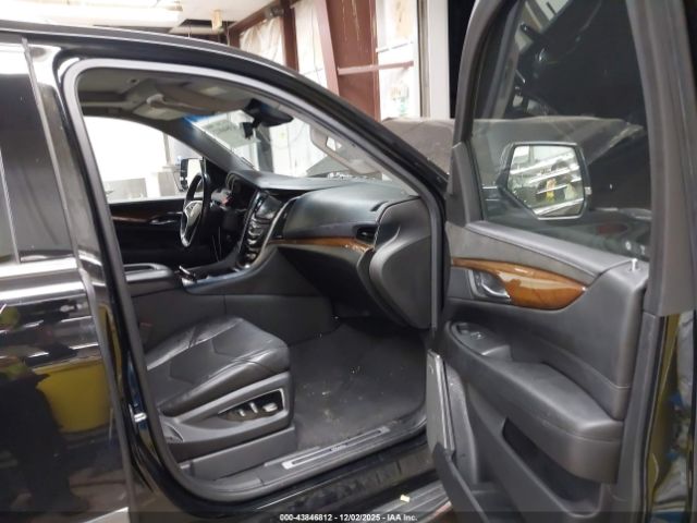 2019 CADILLAC ESCALADE ESV 1GYS4HKJ4KR203743 Photo 4